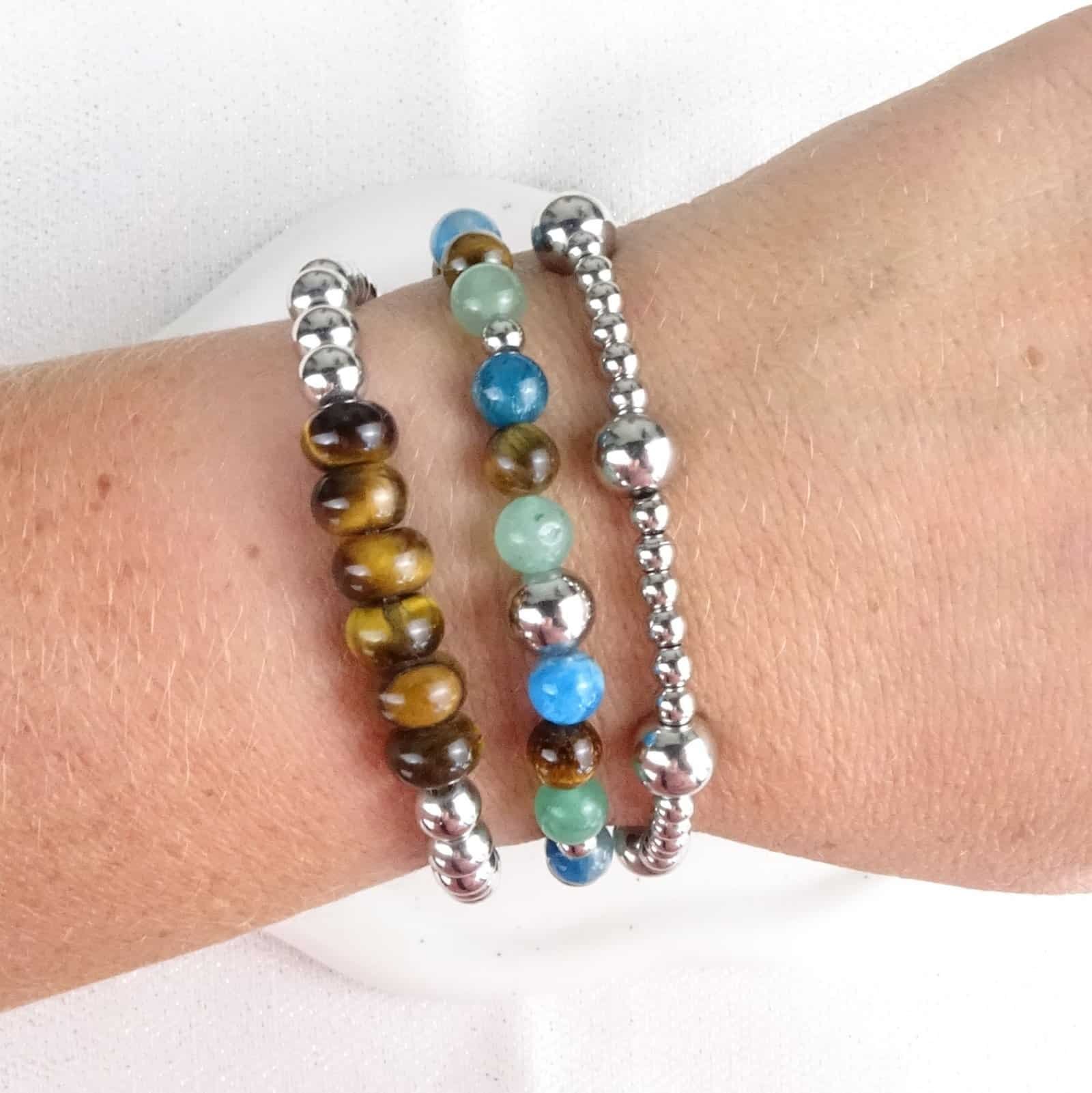 Bregje armband draagfoto aventurijn, apatiet, tijgeroog